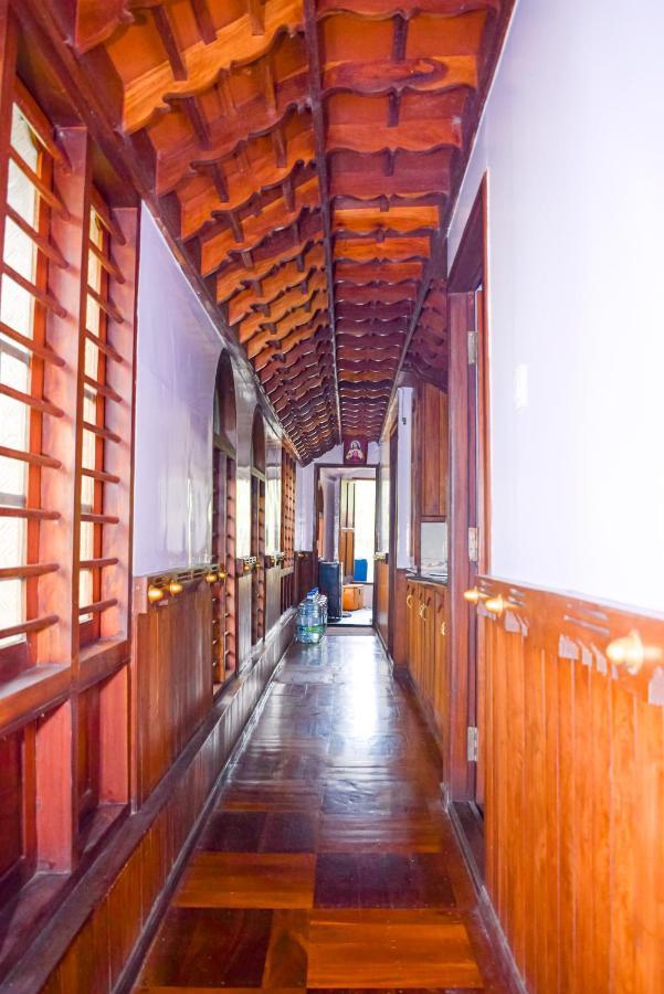 Вилла Rajahamsam Houseboat Кумараком Экстерьер фото
