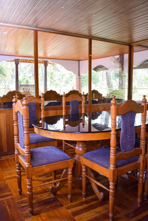 Вилла Rajahamsam Houseboat Кумараком Экстерьер фото